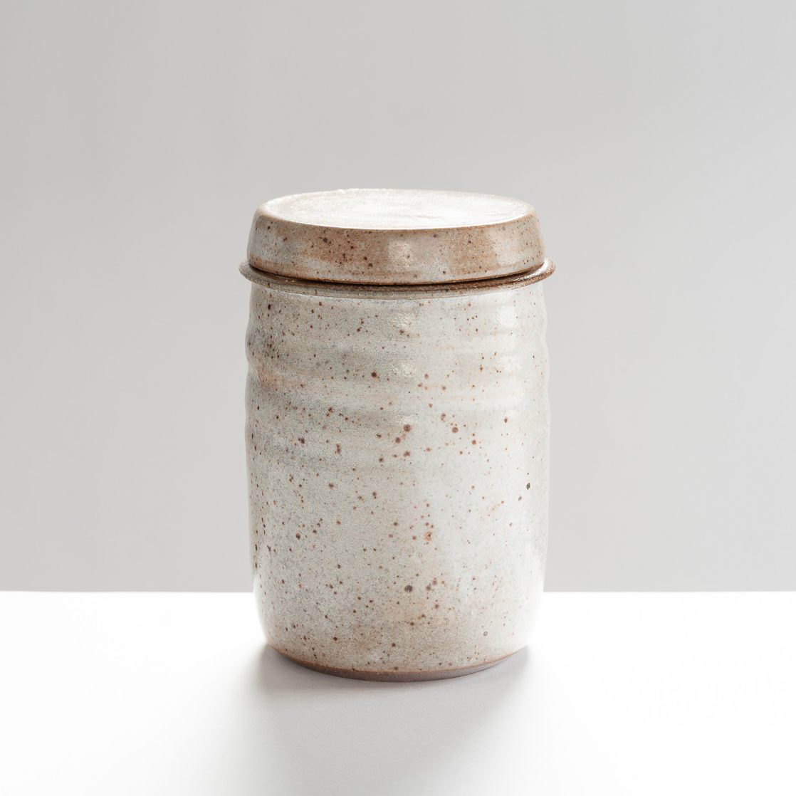 FLJ552Y119 Lidded Jar