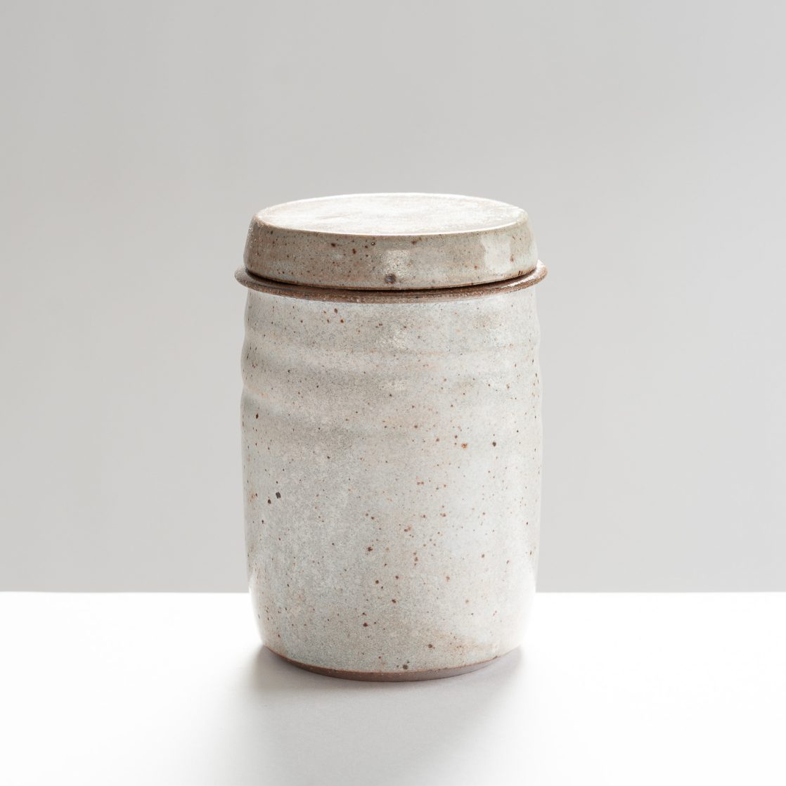 FLJ552Y119 Lidded Jar