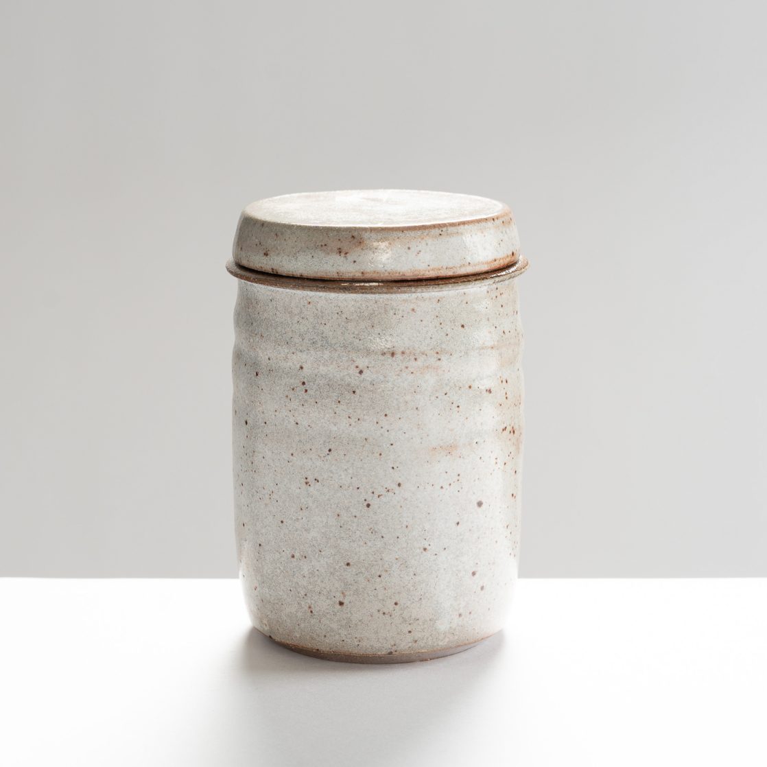 FLJ552Y119 Lidded Jar