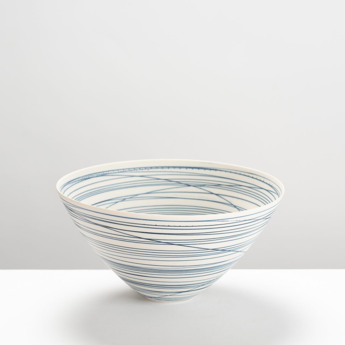 AT488Y463 Rounded Bowl Small Blue Lines