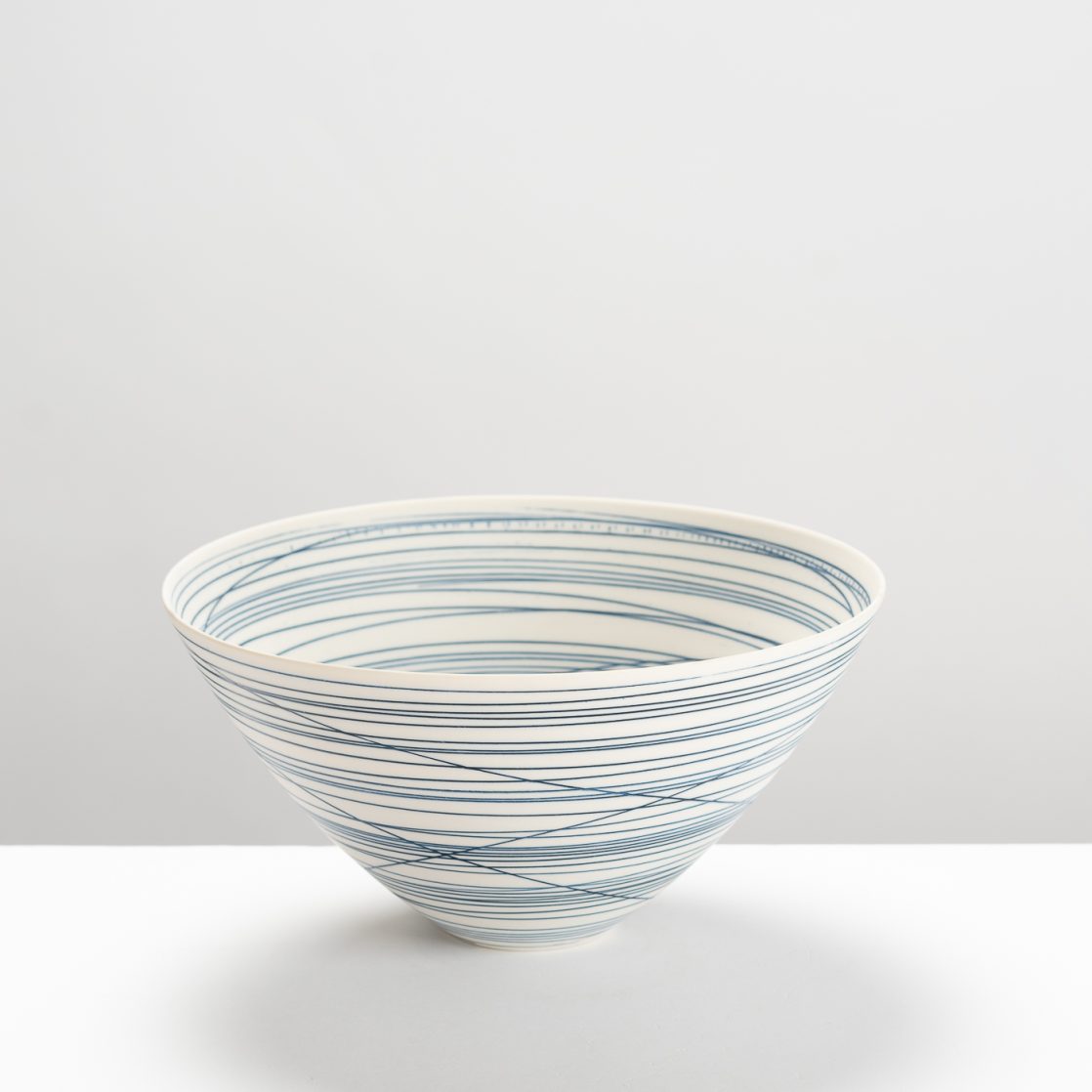 AT488Y463 Rounded Bowl Small Blue Lines