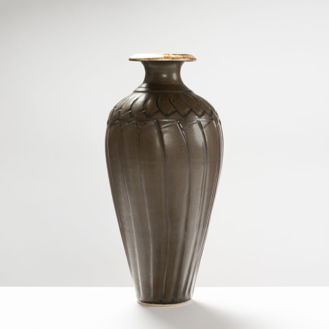 BD110Y238 Carved Black Vase with Gold Leaf