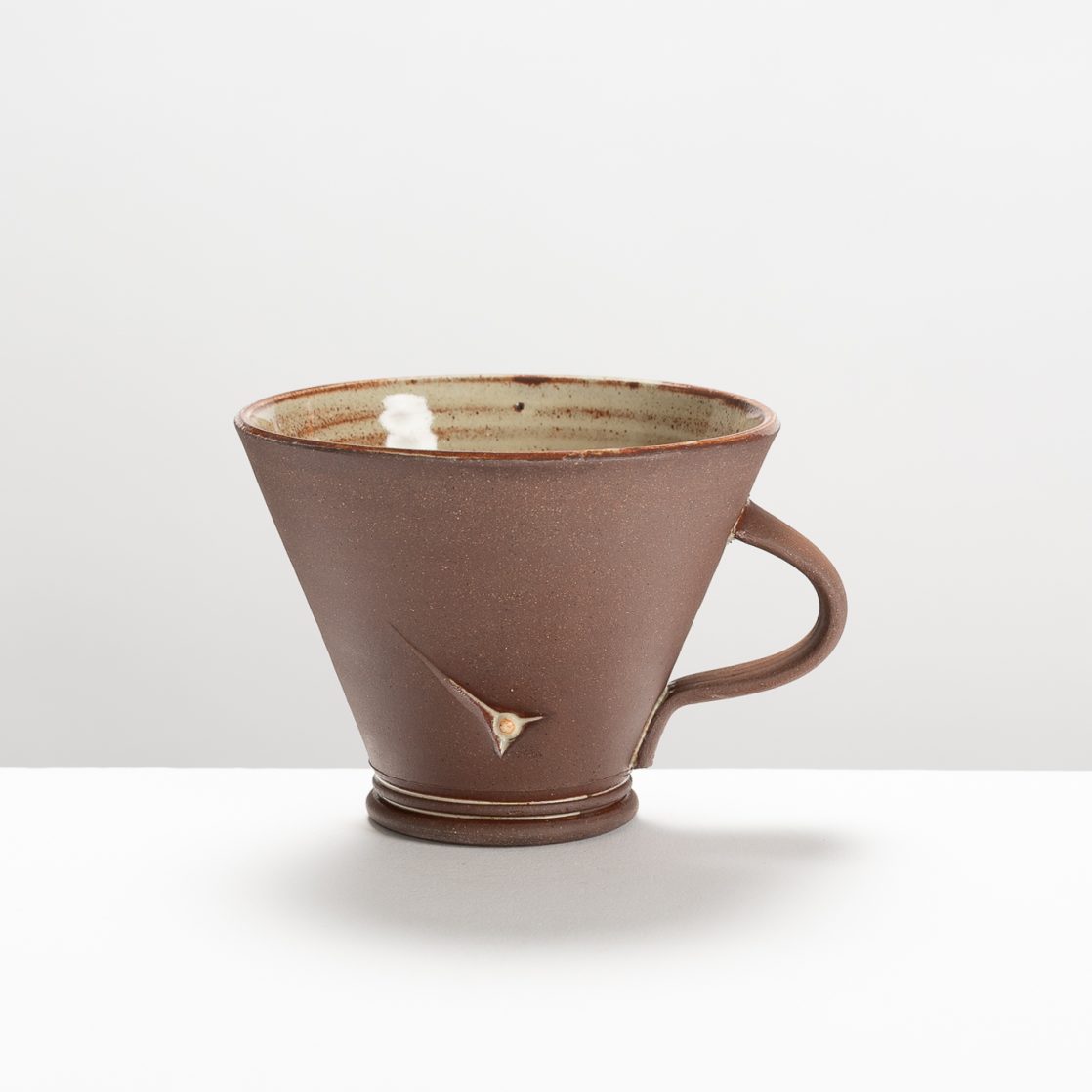 AY299Y402 Tapered Mug