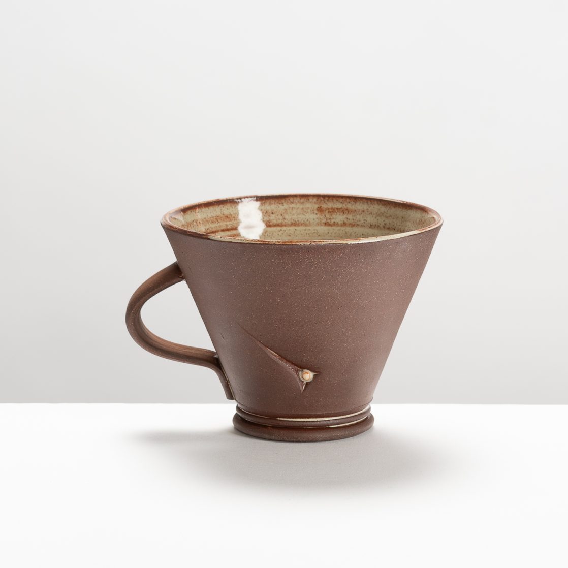 AY299Y402 Tapered Mug