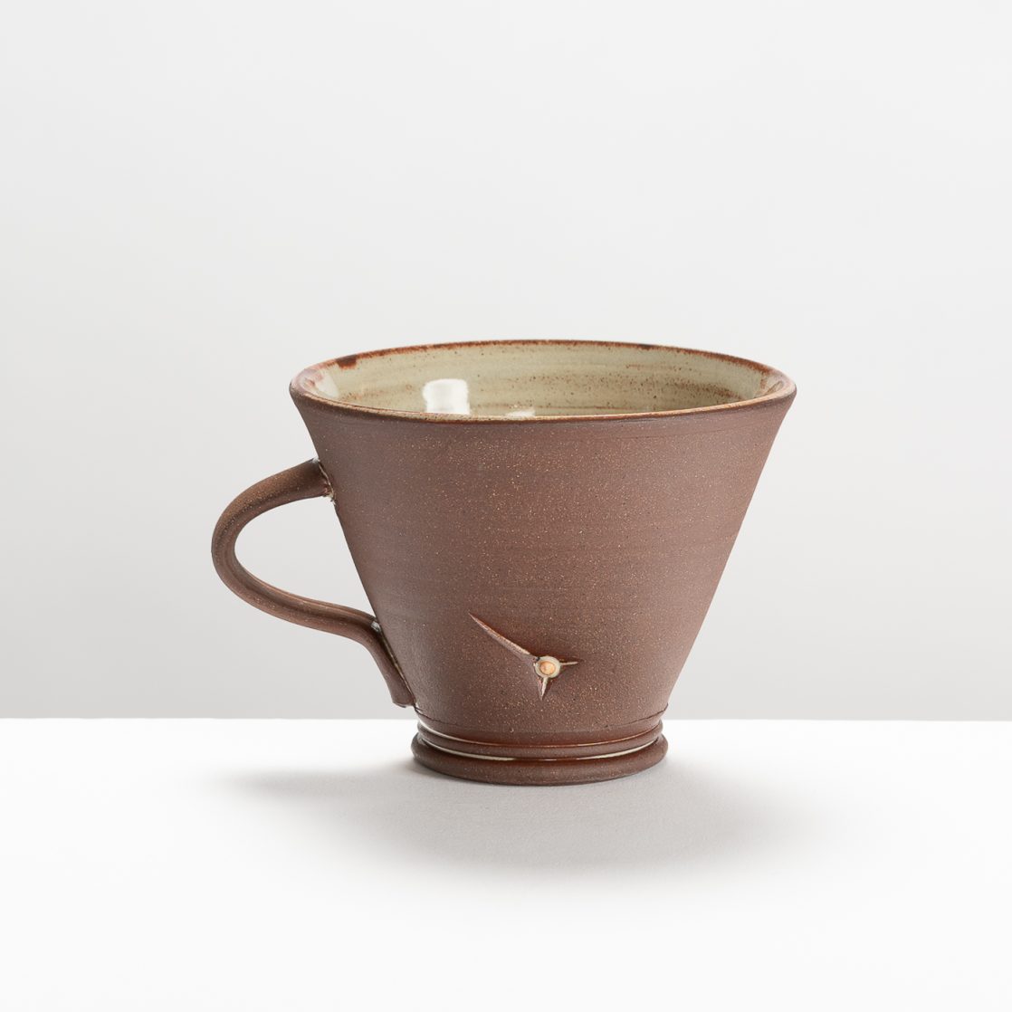 AY299Y404 Tapered Mug