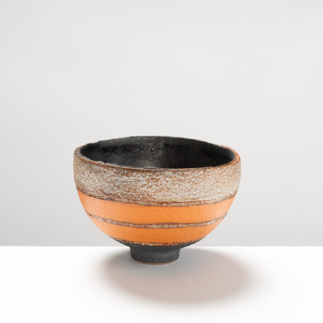 RD422Y221 Black/Orange Footed Bowl