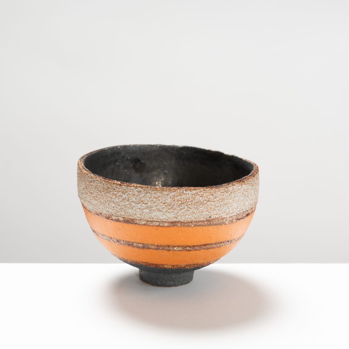 RD422Y221 Black/Orange Footed Bowl